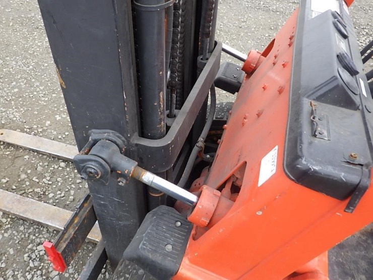 toyota-62-4fgc25-forklift-image-10