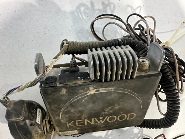 #36285-•-lot-of-(3)-kenwood-2-way-radios-image-9