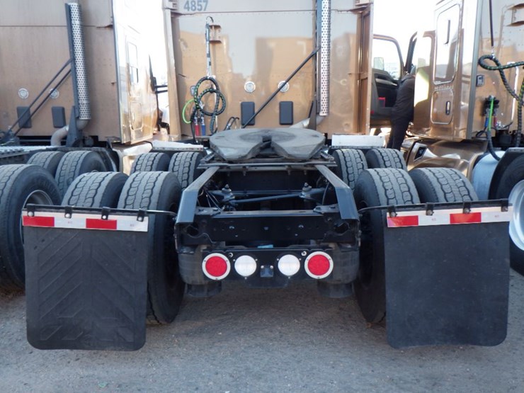 2022-kenworth-t680-image-14