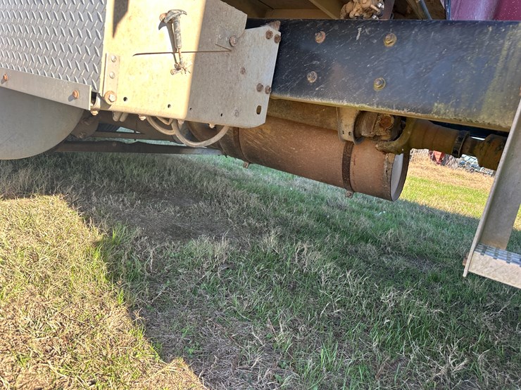 1997-caterpillar-10-image-28