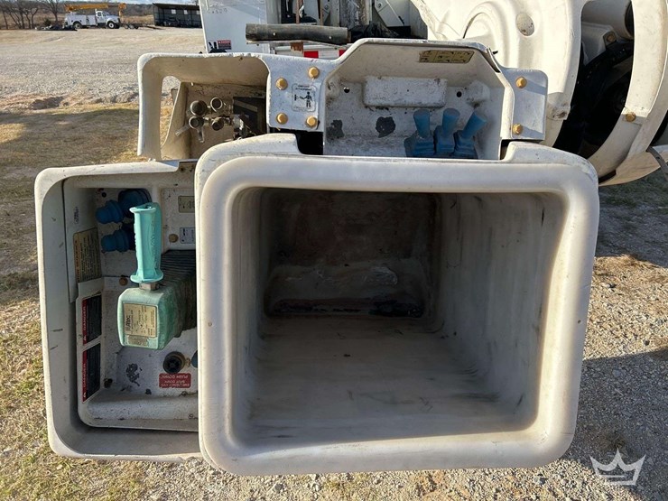 2013-freightliner-m2-106-altec-ta45m-44ft.-insulated-bucket-truck-image-23