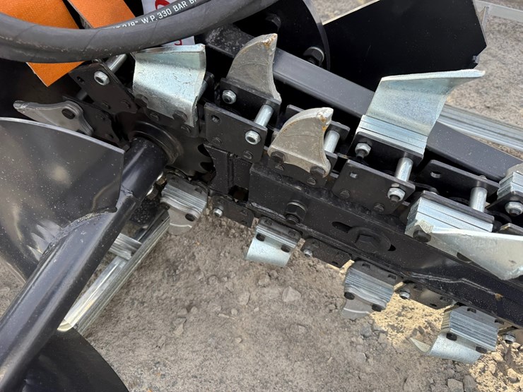 #2069-•-unused-jct-6'-skid-steer-trencherinv#-35995-image-8