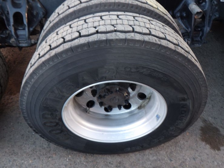 2022-kenworth-t680-image-7