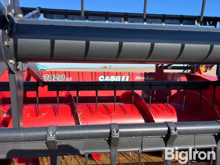 2011-case-ih-3020-image-13