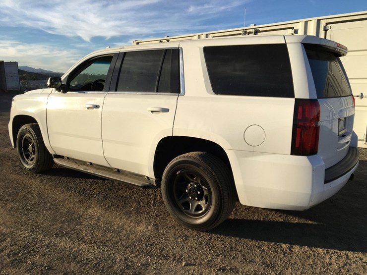 2016-chevrolet-tahoe-image-4