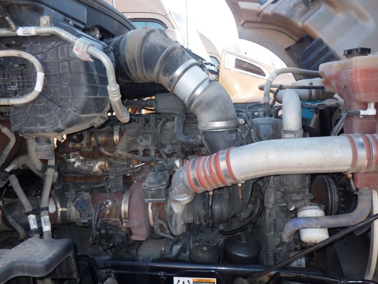 2022-kenworth-t680-image-33