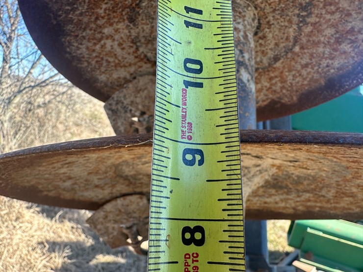 john-deere-32-image-47