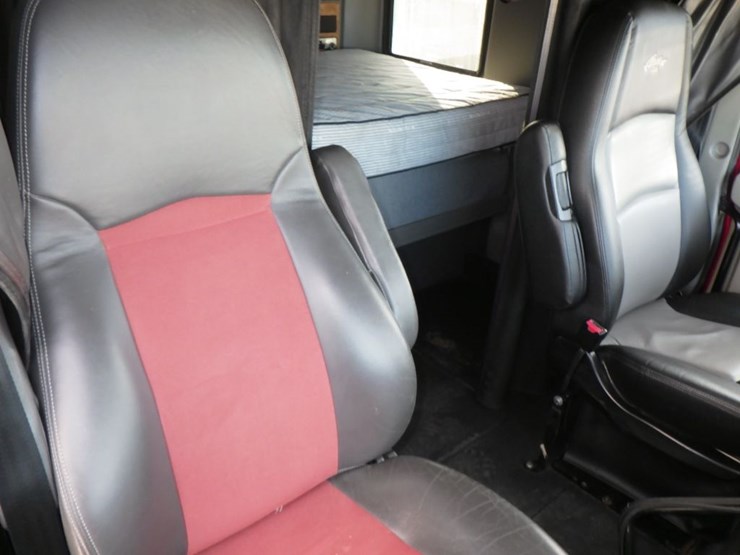 2016-international-prostar-image-6