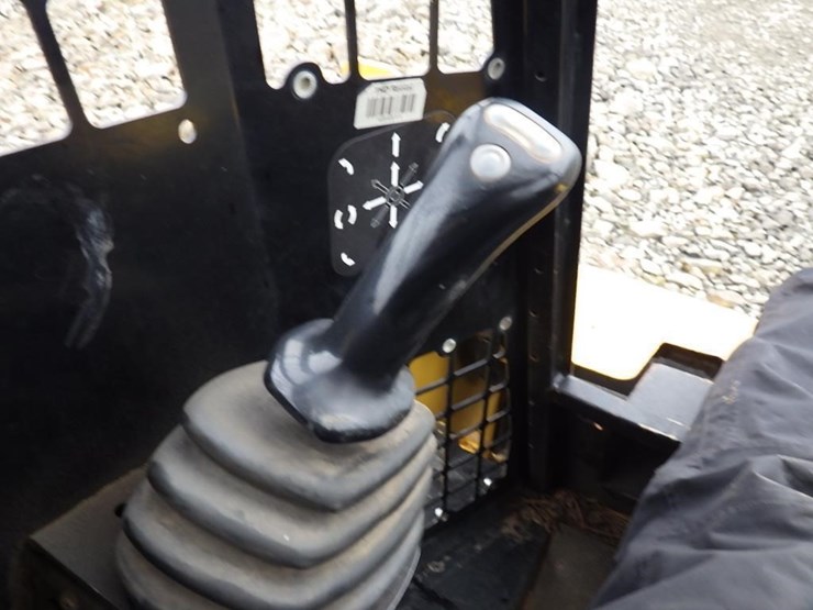 2019-asv-rt-25-skid-steer-tractor-loader-image-21