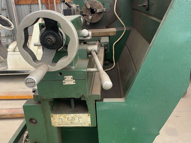 grizzley-g4003-metal-lathe,-2-complete-set-of-dies,-multiple-attachments,-220-single-phase,-multiple-tools-image-6