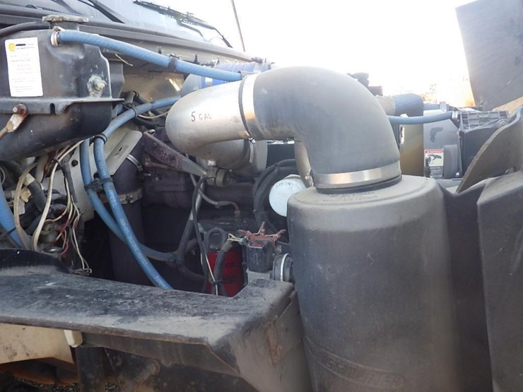 1997-freightliner-fl70-image-20