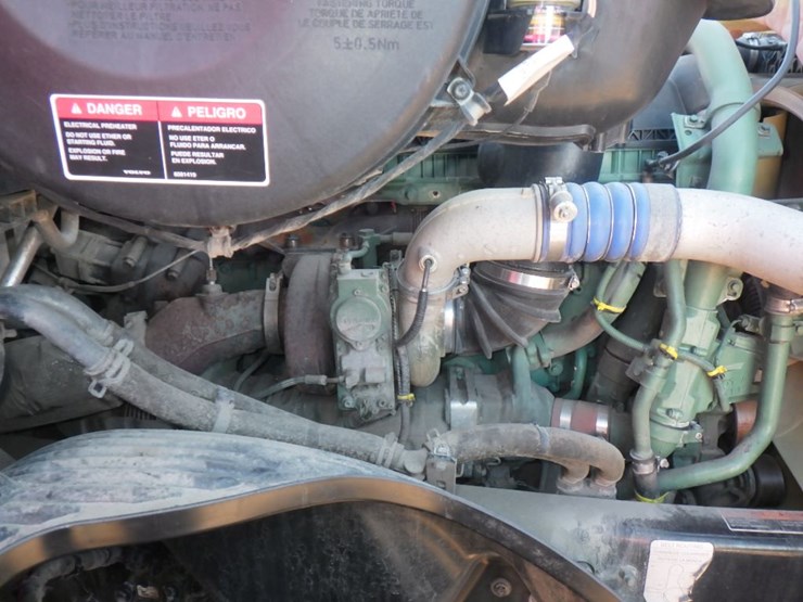 2020-volvo-vnl-760-image-23