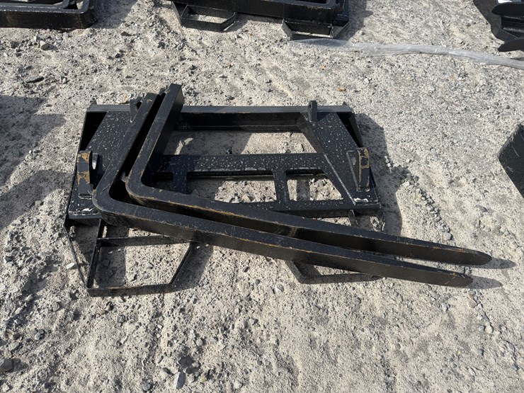 #22780-•-unused-agt-isocpf48-6600-ff-78"-wheel-loader-forks-image-2