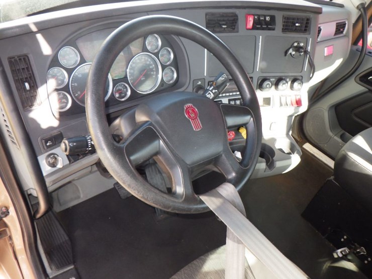 2022-kenworth-t680-image-19