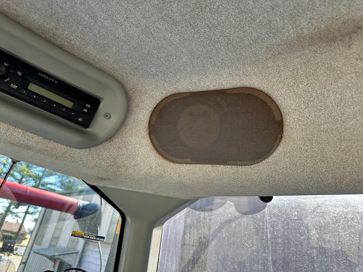 2014-new-holland-t8.330-image-76