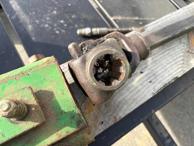 john-deere-348-image-18