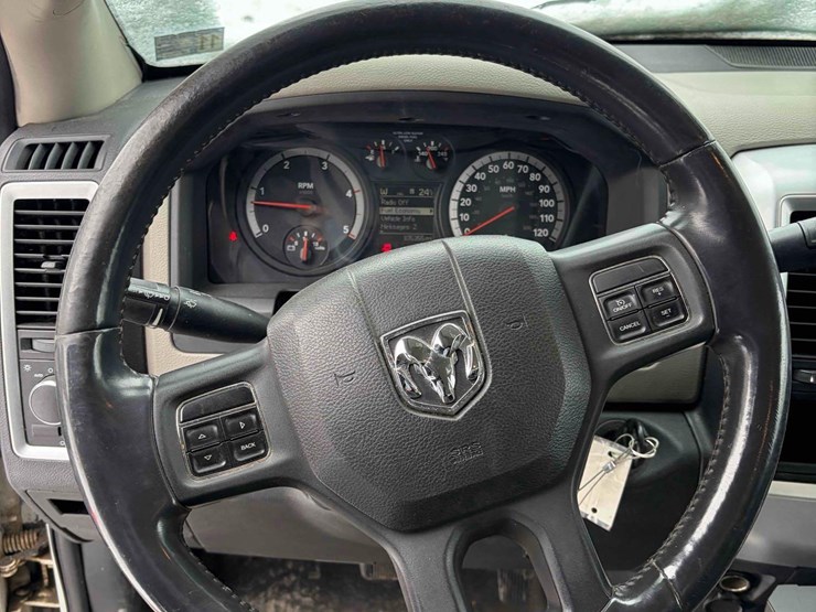 2012-dodge-5500-ambulance-image-15