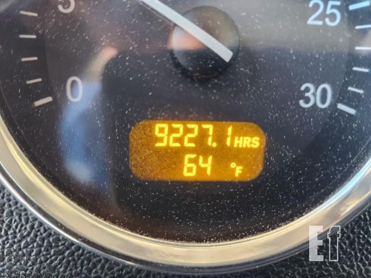 2016-peterbilt-389-image-11