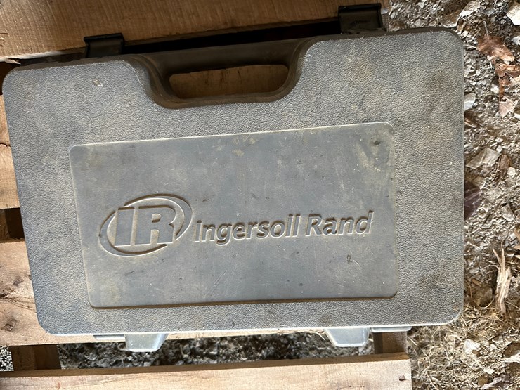 #35875-•-ingersoll-rand-air-hammer-&-fourwheeler-rack-box-image-4