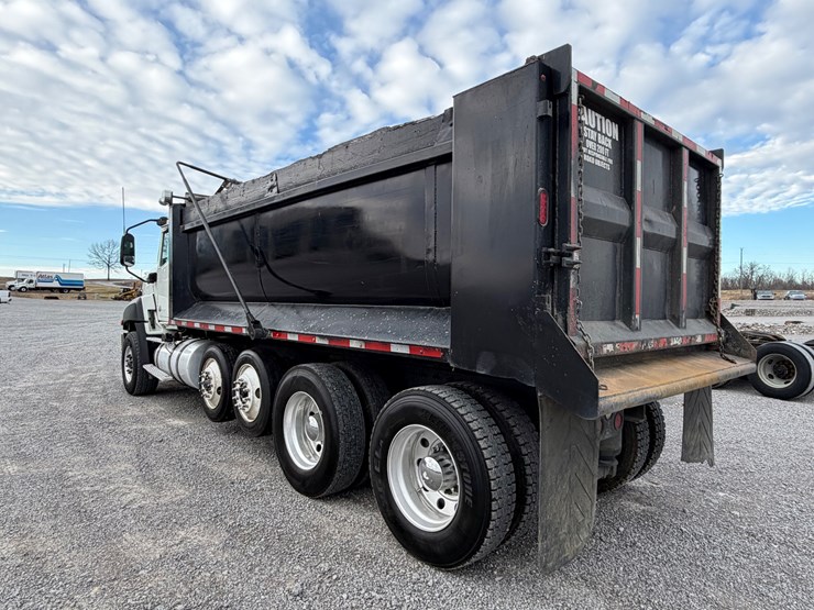 2016-caterpillar-ct660s-image-7