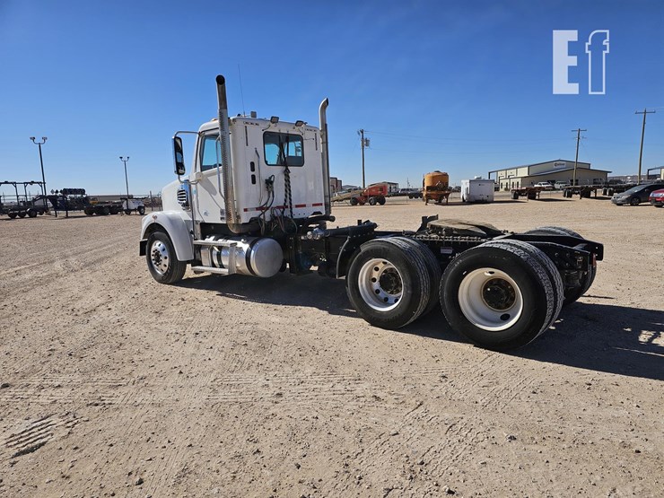 2022-freightliner-coronado-122-sd-image-4