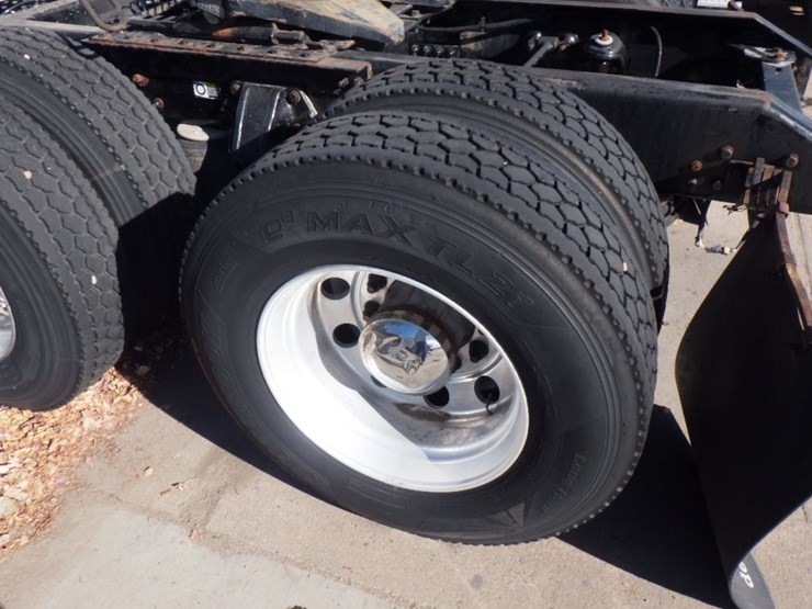 2016-kenworth-t880-image-11