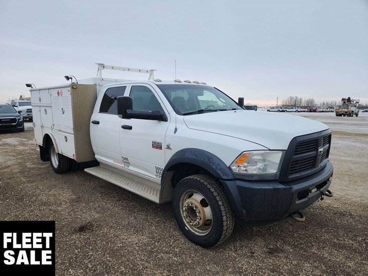 2012-ram-5500-4x4-s/a-service-truck-image-2