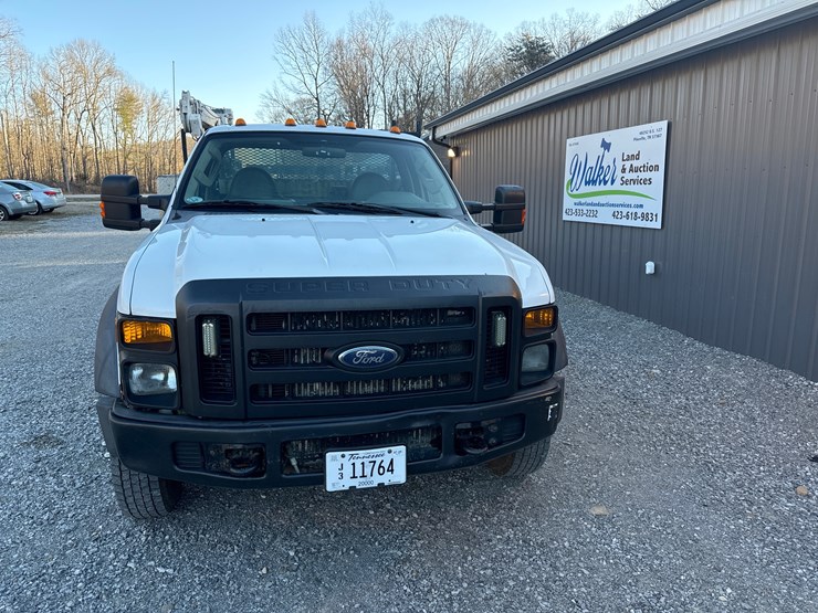 2010-ford-f550-image-3