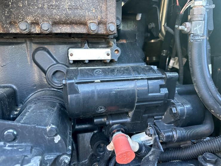 2014-new-holland-t8.330-image-52