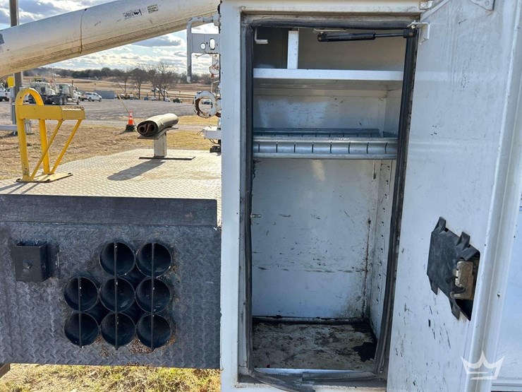 2013-freightliner-m2-106-altec-ta45m-44ft.-insulated-bucket-truck-image-30