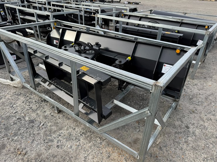 #2090-•-unused-jct-6'-skid-steer-dozer-bladeinv#-36009-image-1