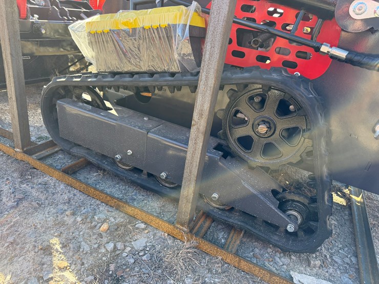 #22789-•-unused-agt-ysrt14-stand-on-tracked-loader-ysrt142025l102793-image-21