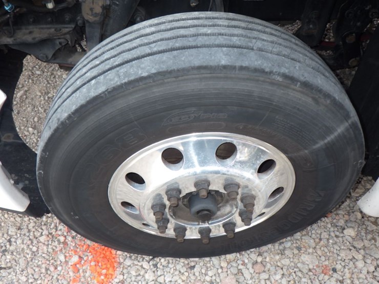 2017-freightliner-cascadia-125-image-24