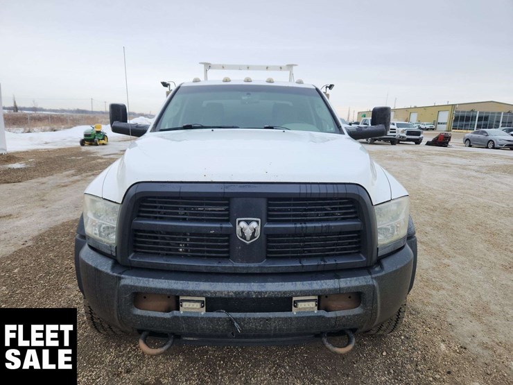 2012-ram-5500-4x4-s/a-service-truck-image-9