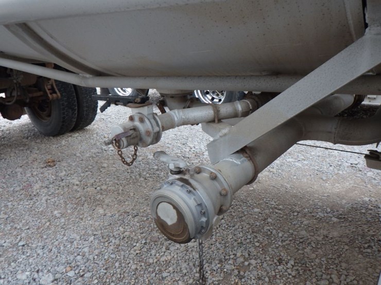 1981-trailmaster-tanker-image-4