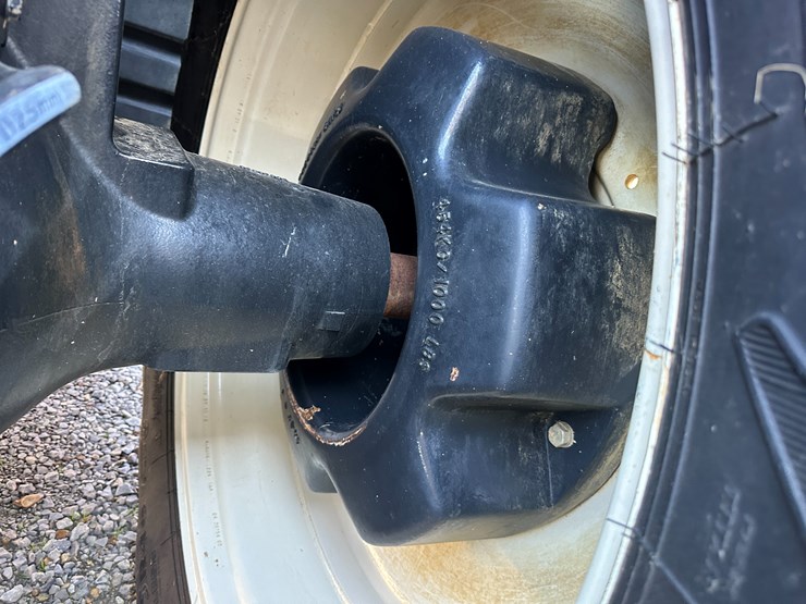 2014-new-holland-t8.330-image-11