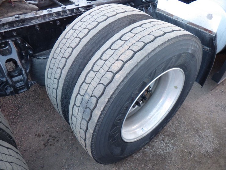 2024-kenworth-t680-image-8