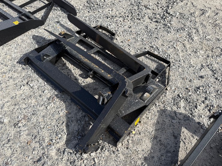 #22783-•-unused-agt-isocpf48-6600-ff-48"-wheel-loader-forks-image-3