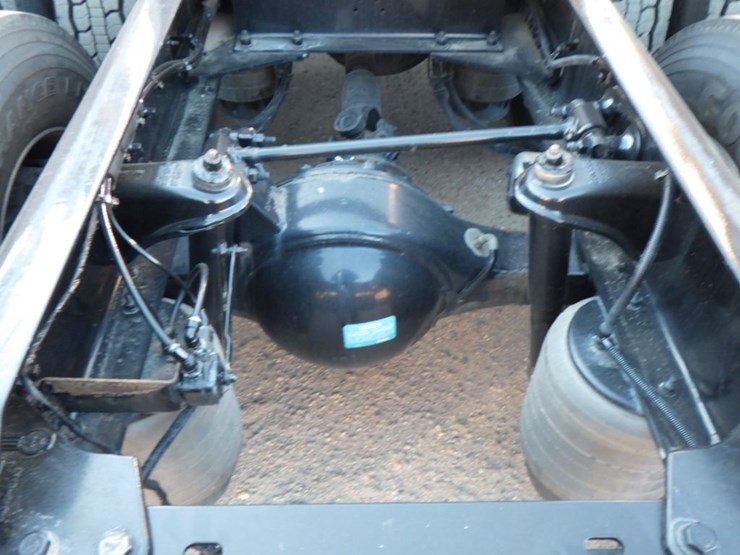 2022-kenworth-t680-image-15