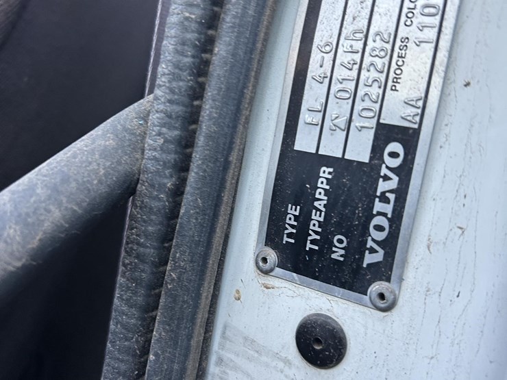 1989-volvo-fe6-image-27