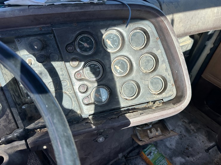 1974-ford-9000-image-59