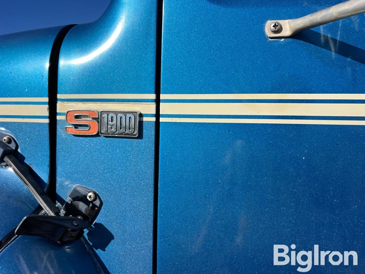 1983-international-f1954-tri/a-grain-truck-image-12