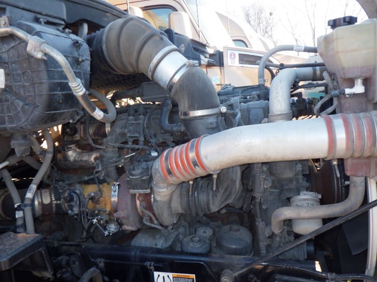 2022-kenworth-t680-image-28