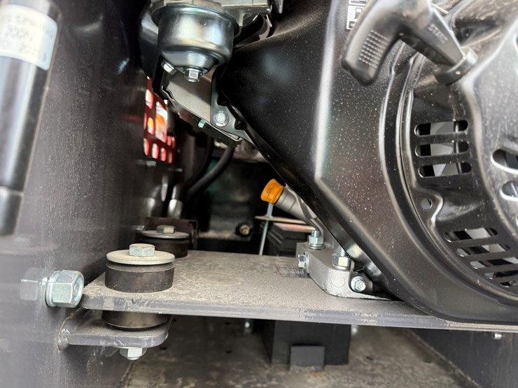 #22788-•-unused-agt-ysrt14-stand-on-tracked-loader-ysrt142025l102468-image-27