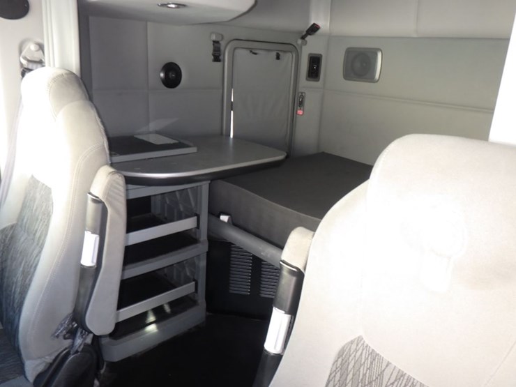 2022-kenworth-t680-image-19