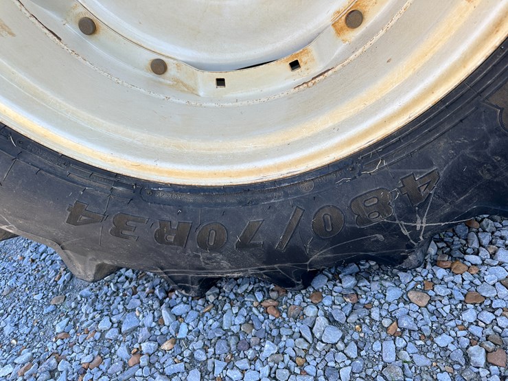 2014-new-holland-t8.330-image-7