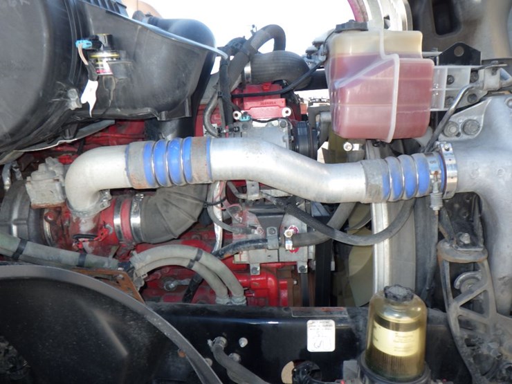 2020-volvo-vnl-760-image-27