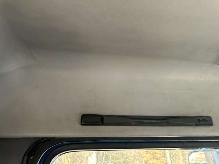 1998-volvo-vn-image-66