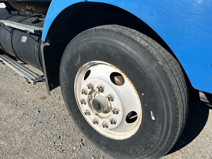 1998-volvo-vn-image-10