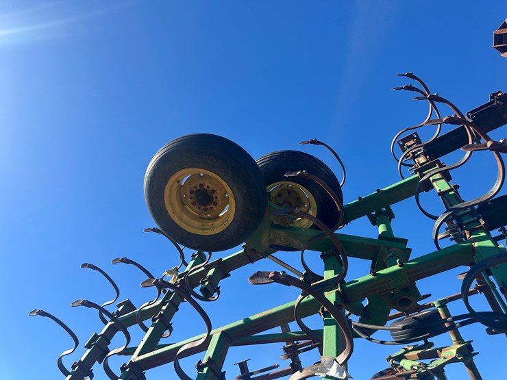 john-deere-42-image-10